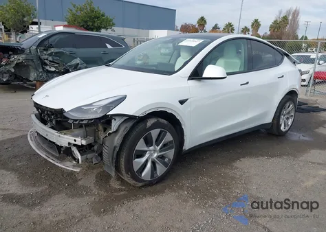 2023 Tesla Model Y Awd/Long Range Dual Motor All-Wheel Drive z USA, uszkodzony, nr VIN 7SAYGDEE5PF633005